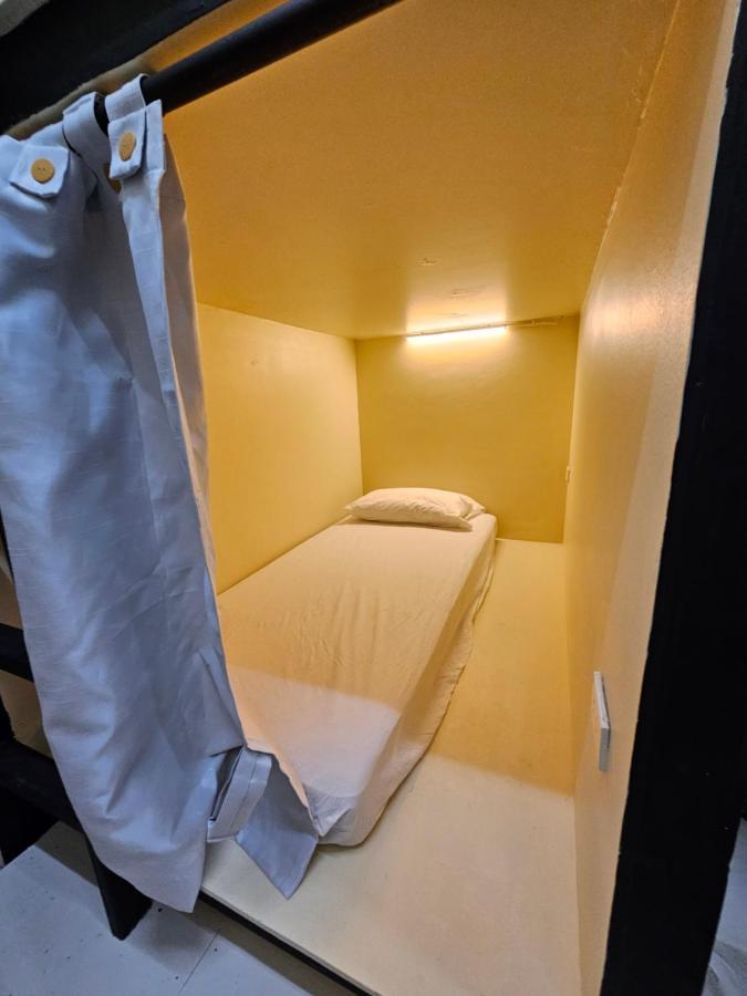 Luca Hostel バンコク都 エクステリア 写真