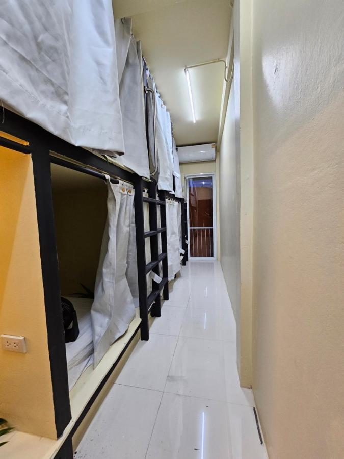 Luca Hostel バンコク都 エクステリア 写真